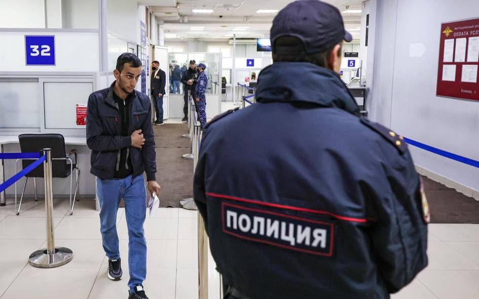 Россияда мигрантлар учун давлат божлари бир неча баробарга оширилади